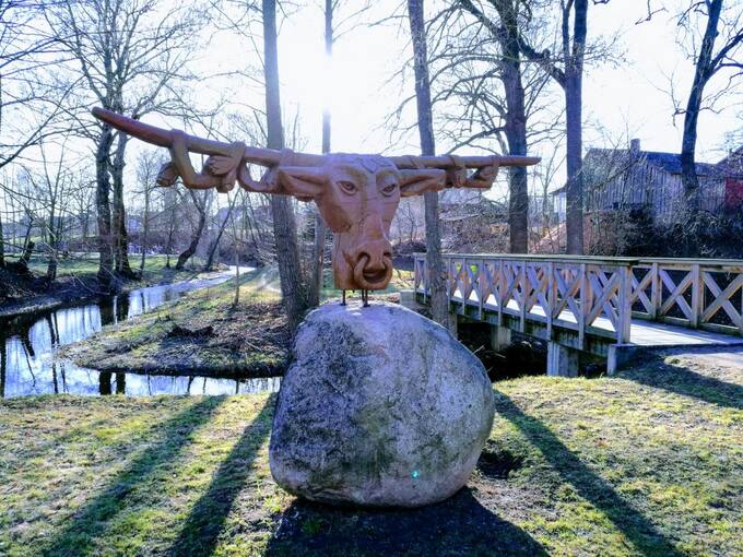 Skulptūra „Pasvaliukas“ parke „Pasvalio Šveicarija“. Skulptorius A. Teresius, 2013.  Almos Balčiūnienės nuotrauka, 2019